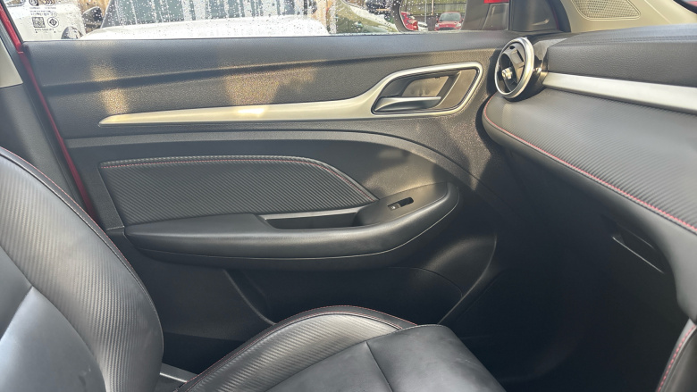 MG ZS 1.5 VTi-TECH Exclusive 5dr Petrol Hatchback